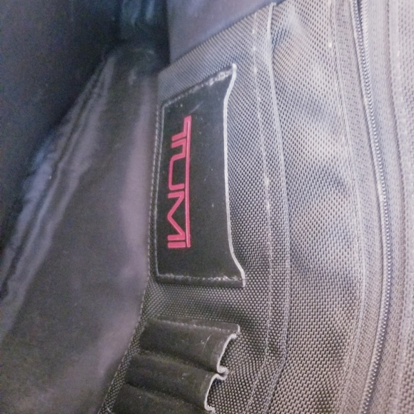 TUMI EXPANDABLE MESSENGER BRIEFCASE BLACK NYLON BAG WITH HANGTAGS - Picture 3 of 12